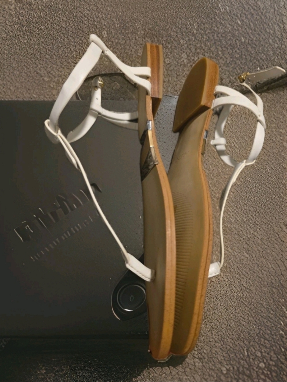 White Aldo T-strap adjustmentable strap Sandals &gold/silver accents On Footbed - Picture 3 of 6
